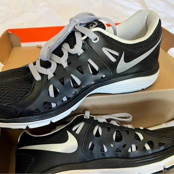 Nike Women’s Black Dual Fusion 2 Running Shoes Size 8 NEW 🔥 - Picture 3 of 8
